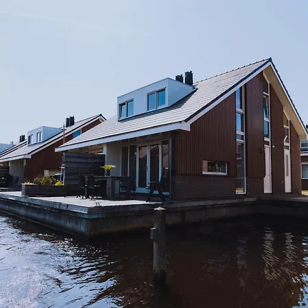Feriehus In Waterpark With Private Jetty, Cleaning Included Uitgeest