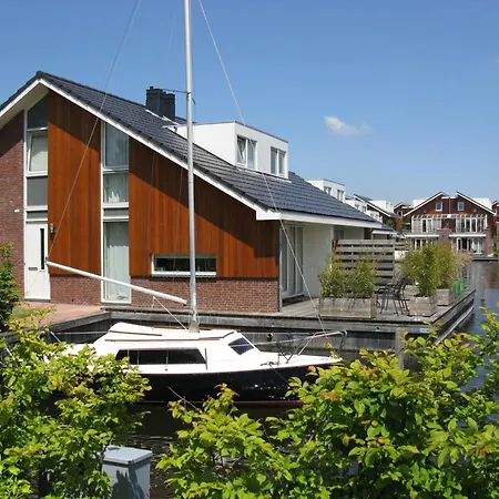 In Waterpark With Private Jetty, Cleaning Included * Uitgeest